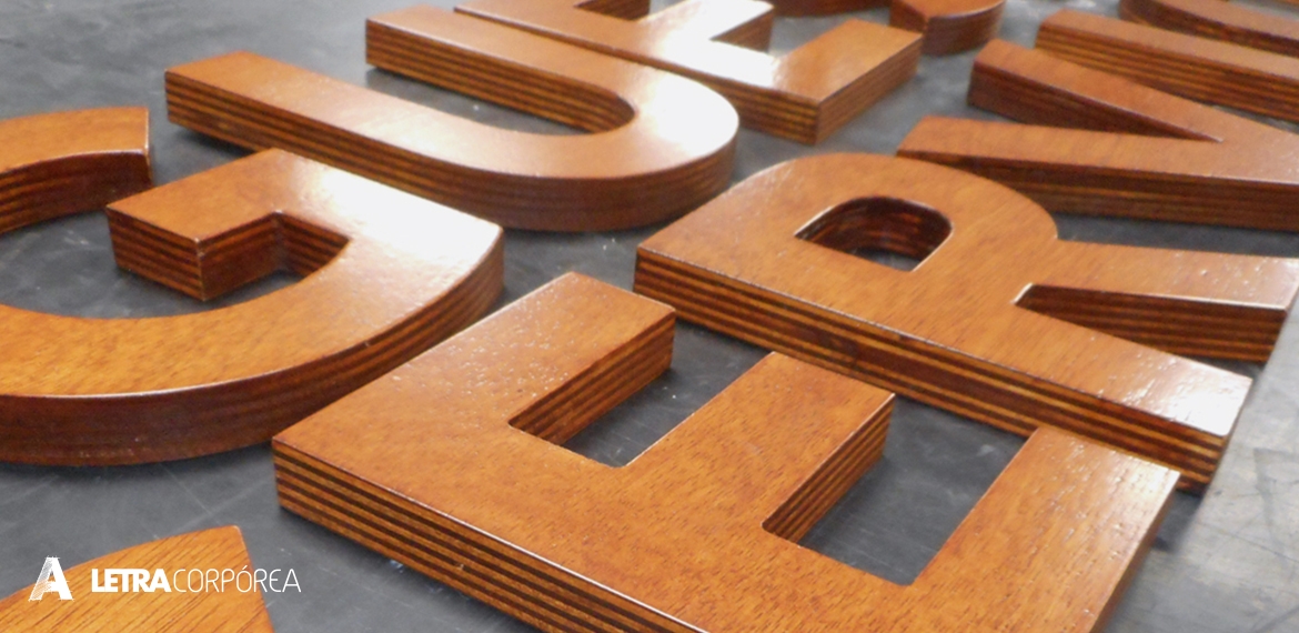 Letras recortadas de madera: guía completa para una señalización auténtica